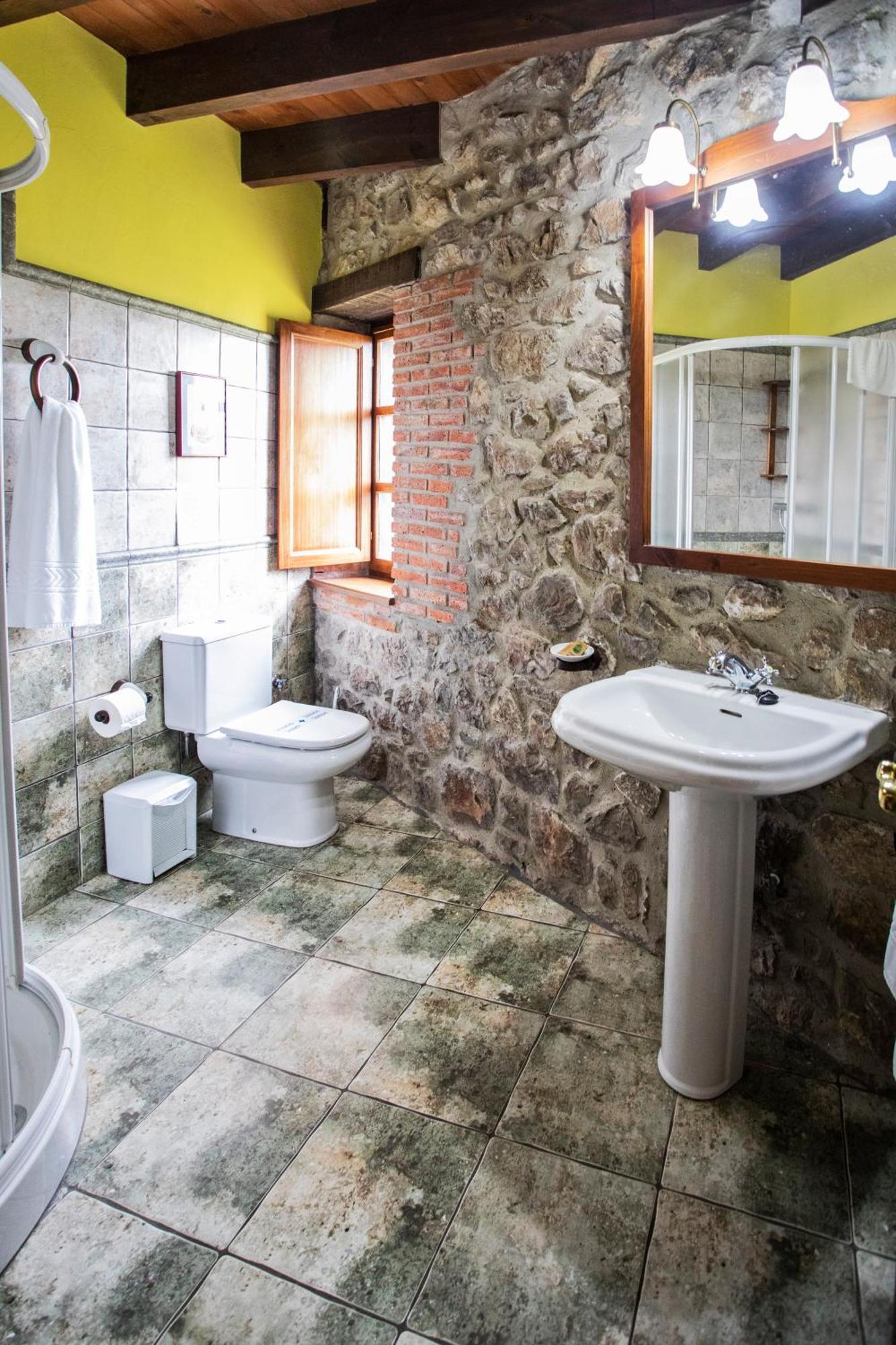 La Vega De Pendueles Guest House Exterior photo